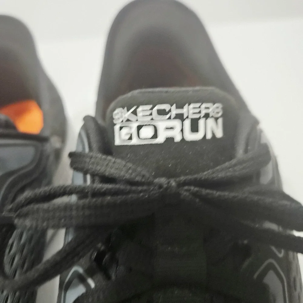 Skechers men hands